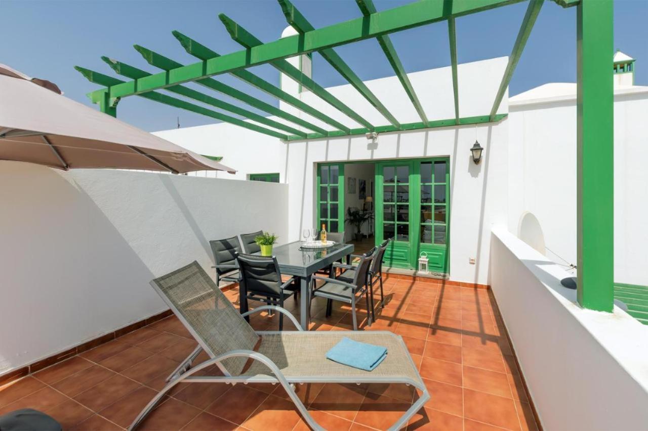 Apartamento Om Con Piscina Y Vistas Al Mar Apartment Costa Teguise Luaran gambar