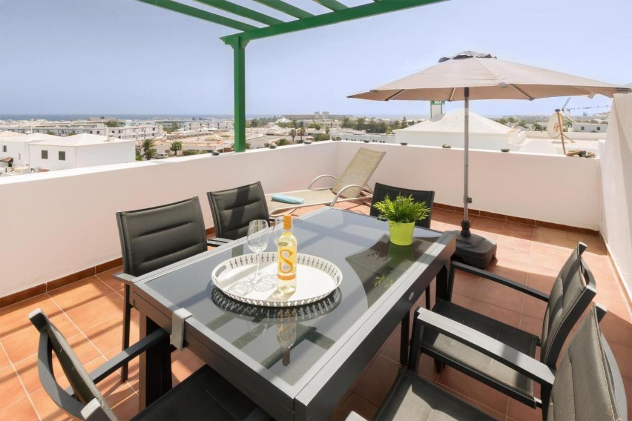 Apartamento Om Con Piscina Y Vistas Al Mar Apartment Costa Teguise Luaran gambar