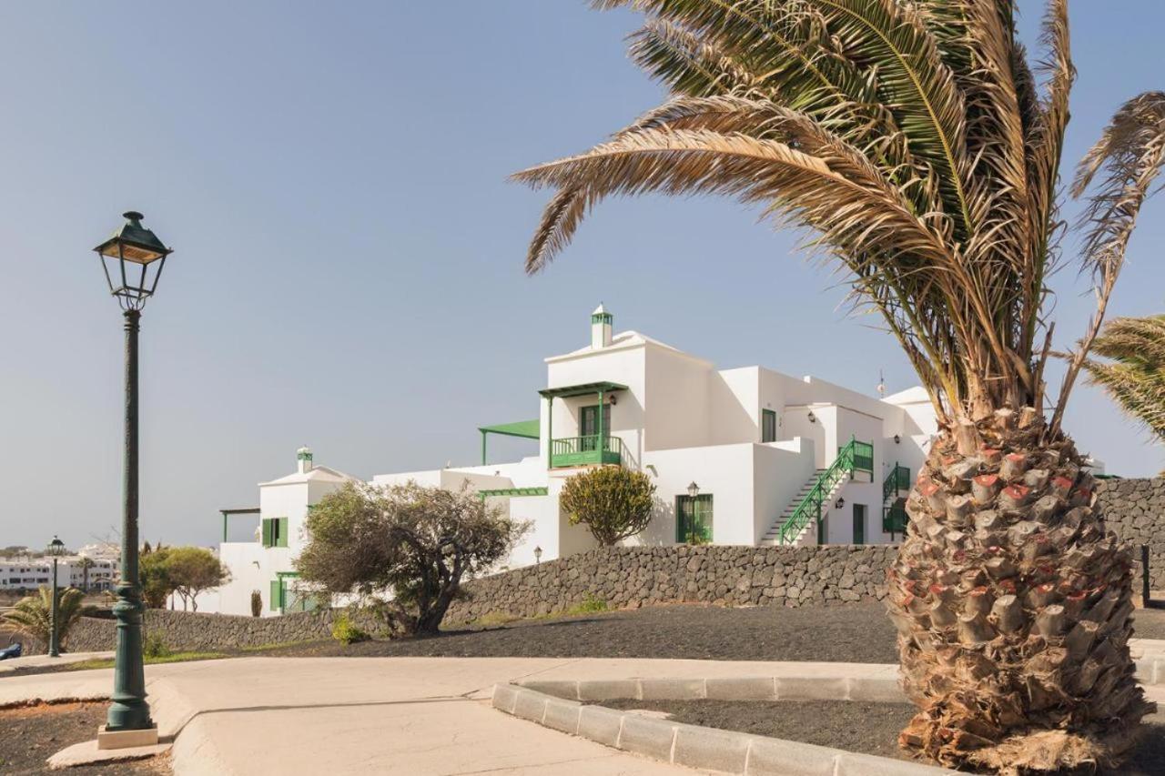 Apartamento Om Con Piscina Y Vistas Al Mar Apartment Costa Teguise Luaran gambar